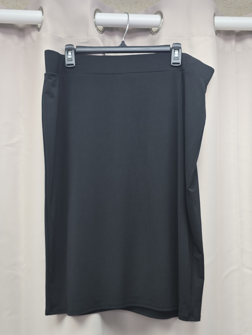 Liz Claiborne Classic Black Pencil Skirt - Sleek Women's Skirt